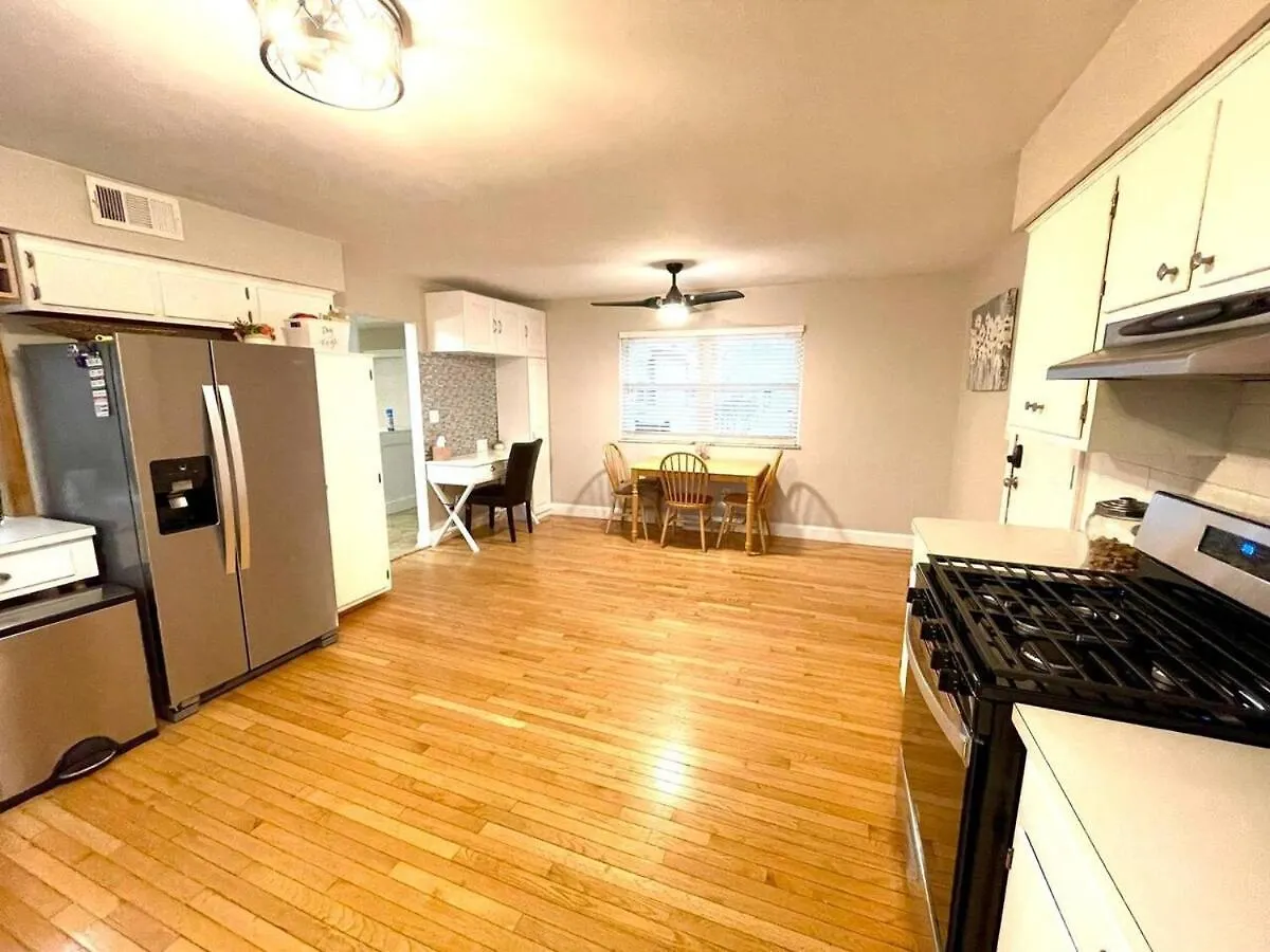 Holiday home Large Ranch-King Bed-Fenced-Pets-Kids-Pool Table Villa Columbus