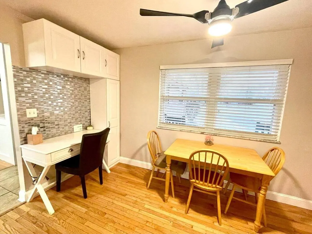 Holiday home Large Ranch-King Bed-Fenced-Pets-Kids-Pool Table Villa Columbus