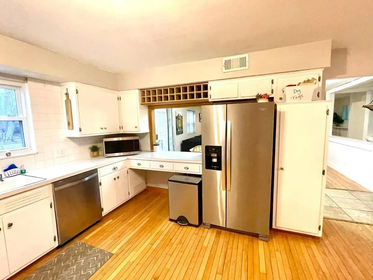 Large Ranch-King Bed-Fenced-Pets-Kids-Pool Table Villa Columbus 0*,