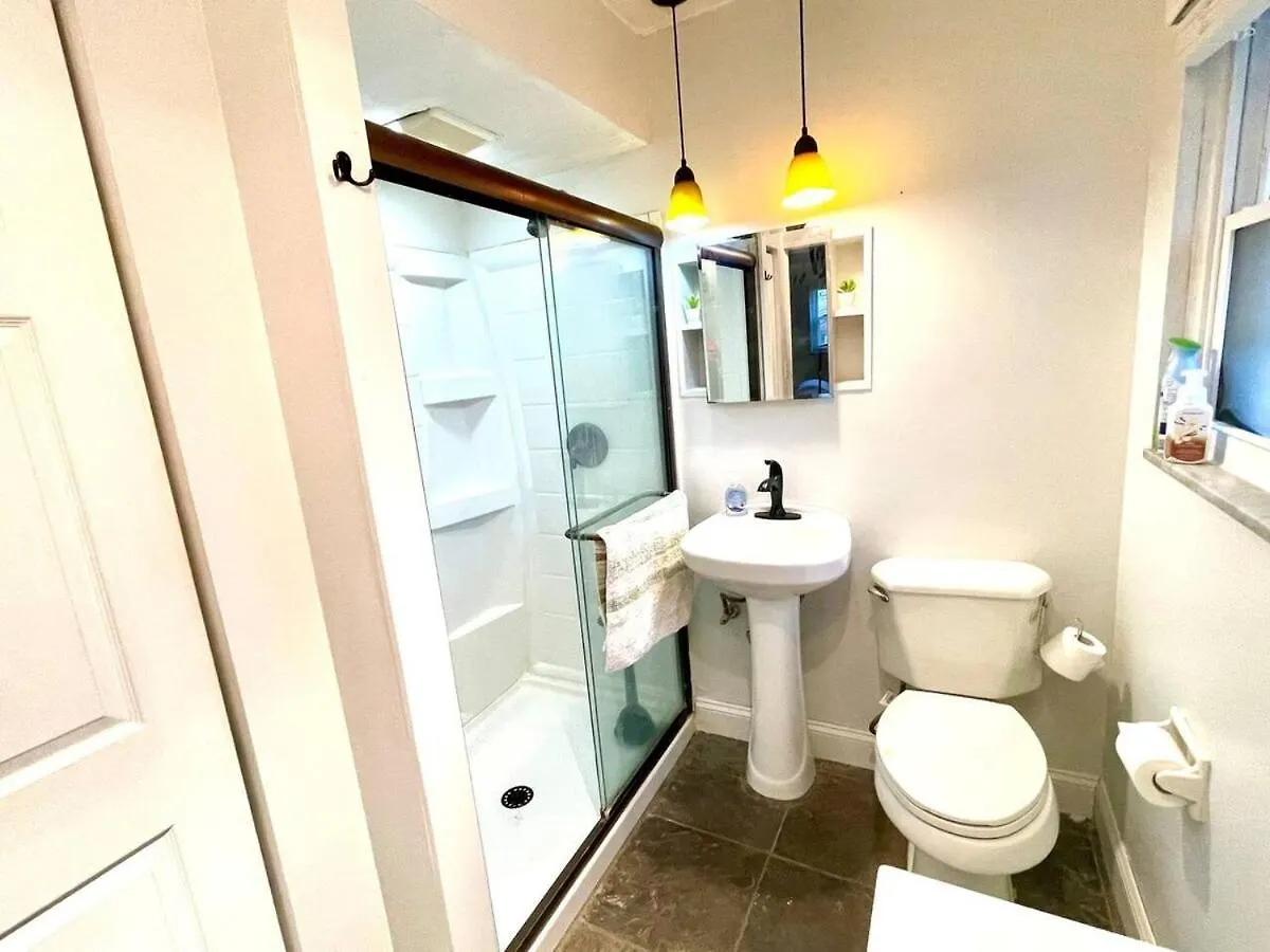 Large Ranch-King Bed-Fenced-Pets-Kids-Pool Table Villa Columbus Holiday home